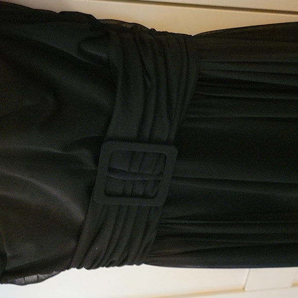 ❄️3/$25 FASHION NOVA Black One Shoulder Jumpsuit with Train! - Picture 4 of 6